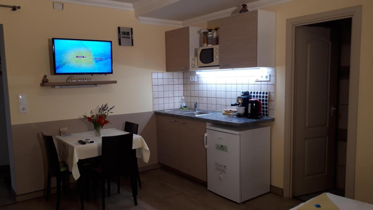 Mini Vendeghaz Budaoers Екстериор снимка