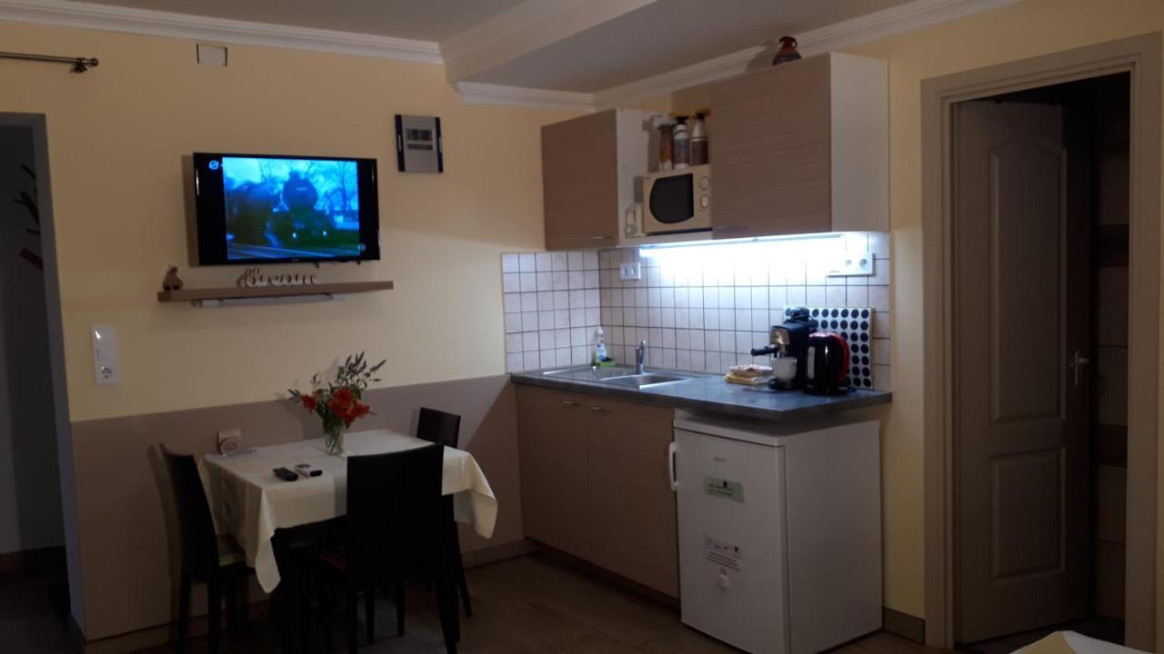 Mini Vendeghaz Budaoers Екстериор снимка